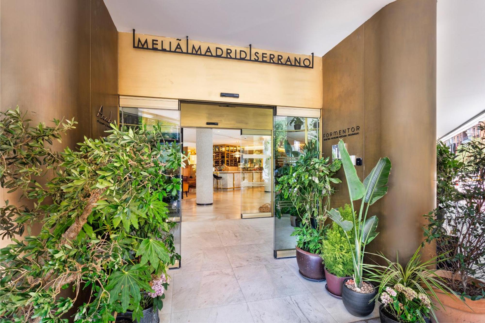 Melia Madrid Serrano Luaran gambar