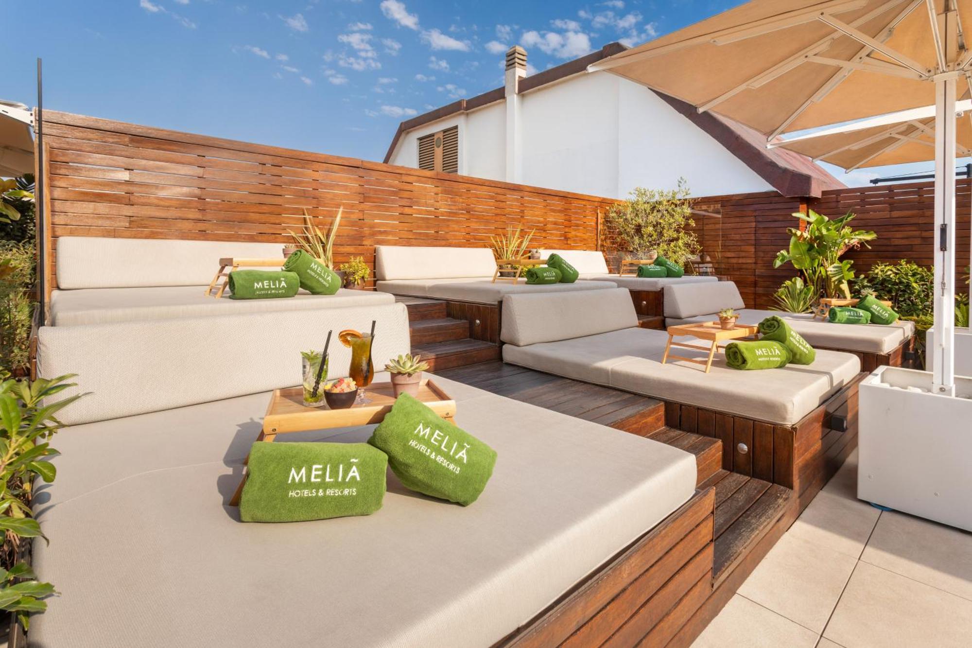 Melia Madrid Serrano Luaran gambar